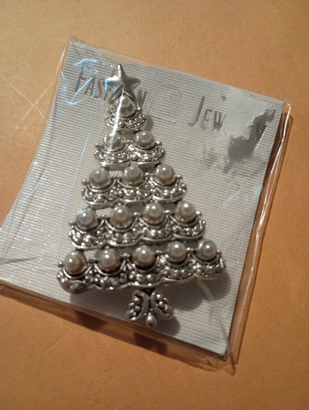 New Silver Tone Faux Pearl Christmas Tree Holiday Brooch Pin Jewelry